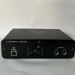 Behringer U-phoria UMC22