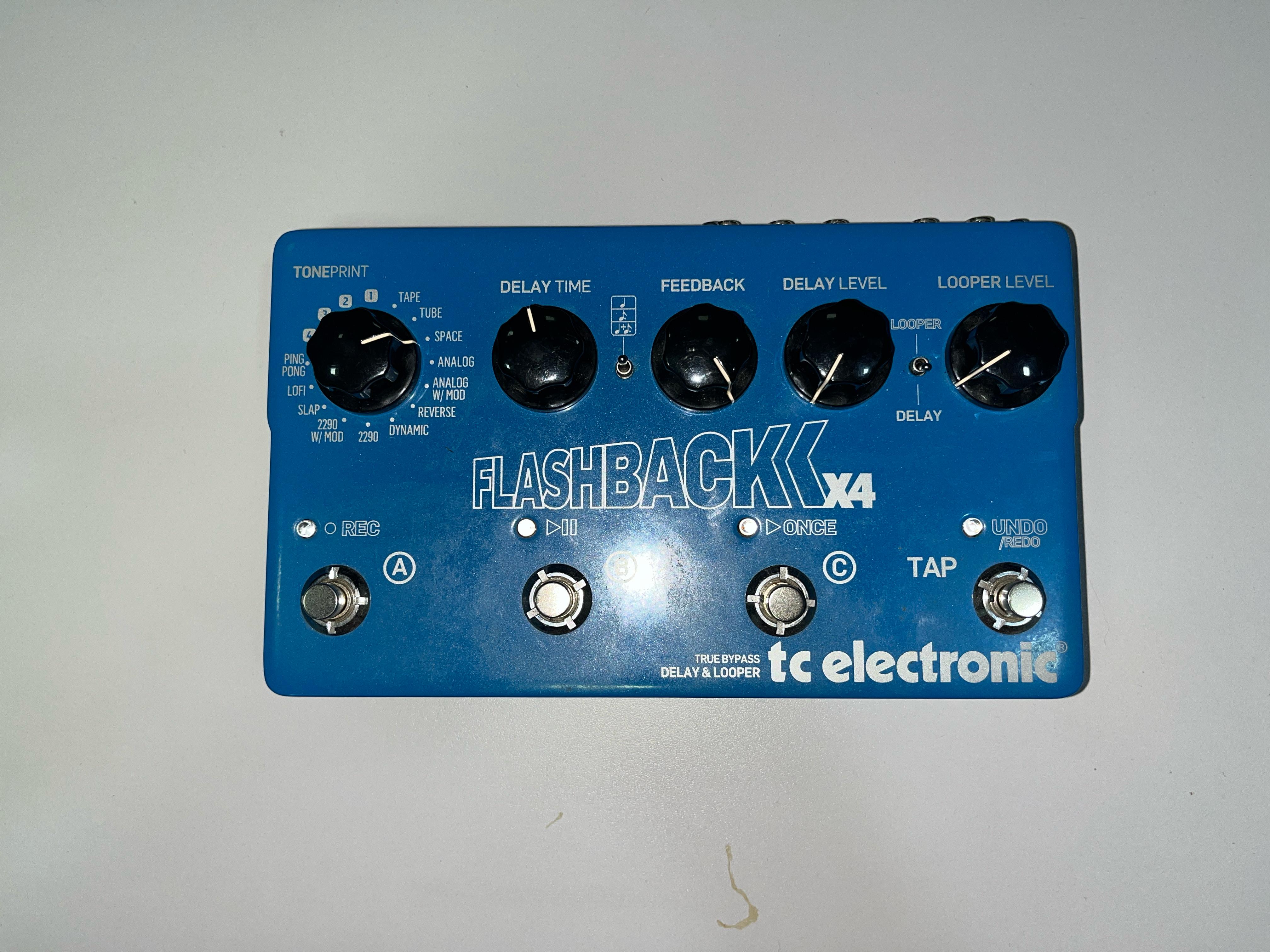 Pedal TC Eletronic Flashback X4 delay