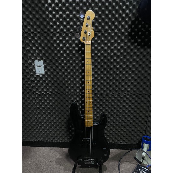 Fender Roger Waters Precision Bass 2011